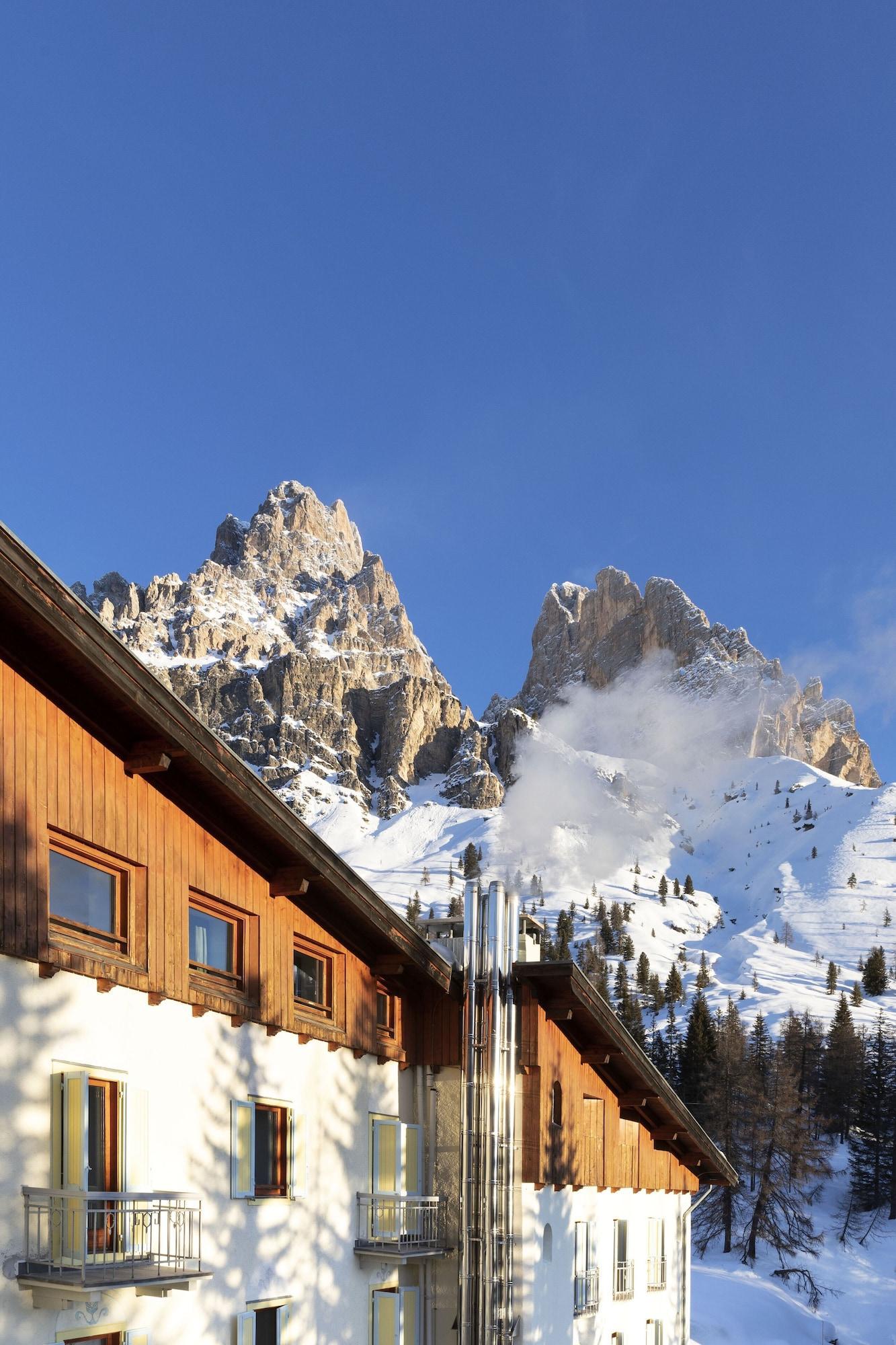B&B Hotel Passo Tre Croci Cortina كورتينا دامبيتزو المظهر الخارجي الصورة